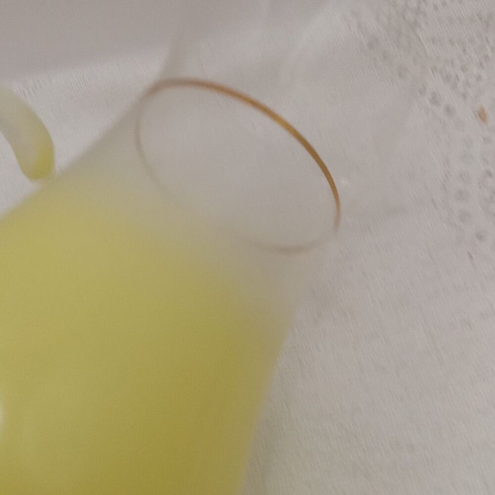 BLENDO Yellow MCM Glass Pitcher 24 OZ Ombre Ice Lip 9 inch - Picture 9 of 11